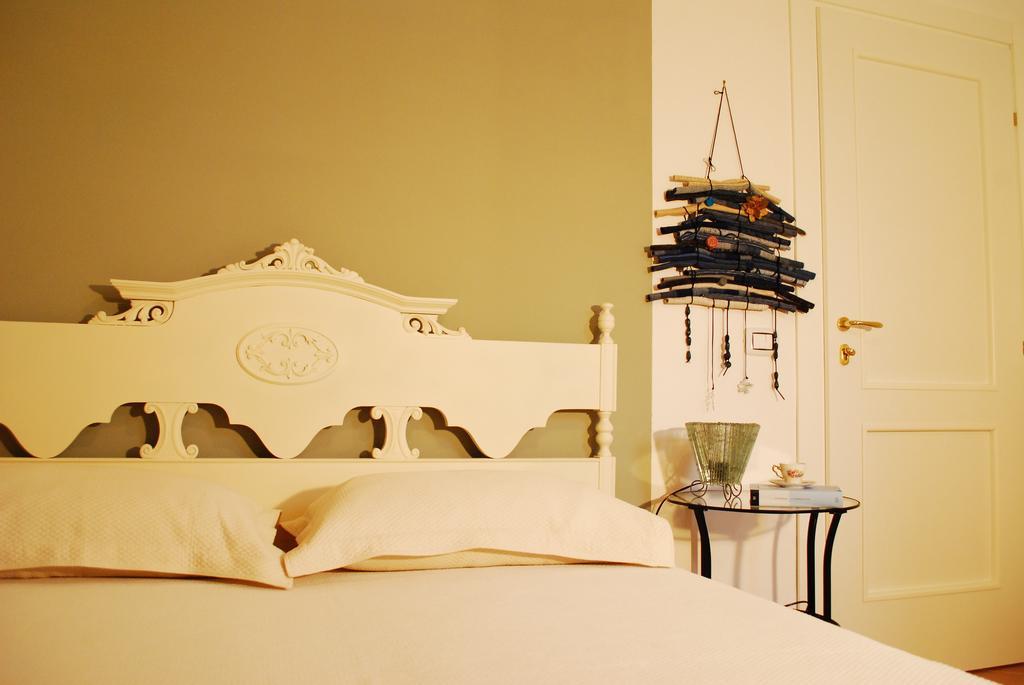 Le Stanze Dei Nonni Bed & Breakfast อาเวลลีโน ห้อง รูปภาพ