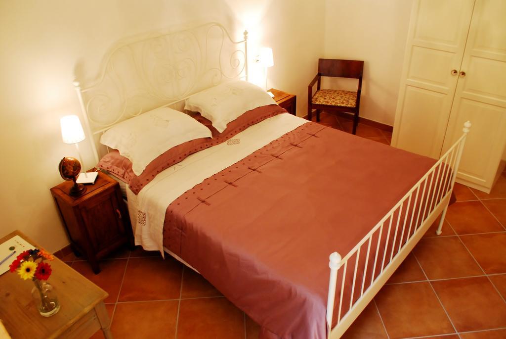 Le Stanze Dei Nonni Bed & Breakfast อาเวลลีโน ห้อง รูปภาพ